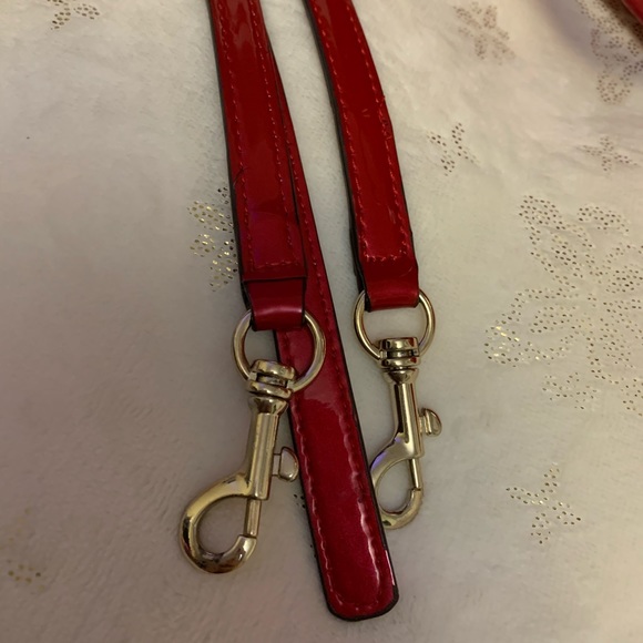 🔥HOST PICK🔥 guess limited edition 2 way bag - Picture 15 of 16